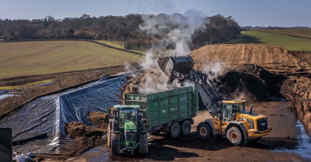 コンポストの管理を続けるためのポイントと成功するためのコツを示すイラスト