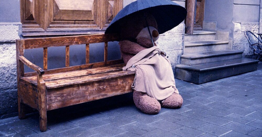 簡単なコンポスト作りのステップを示すイラスト